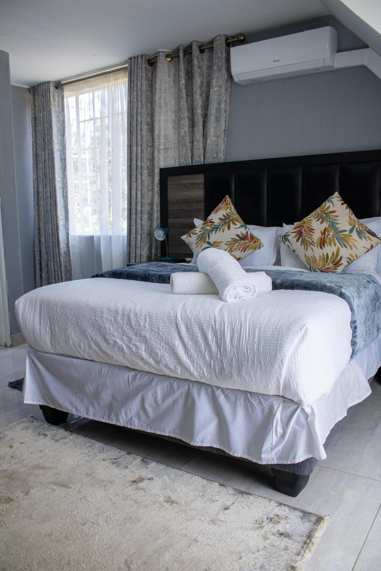 Rehoboth Ezulwini Suites Lobamba エクステリア 写真
